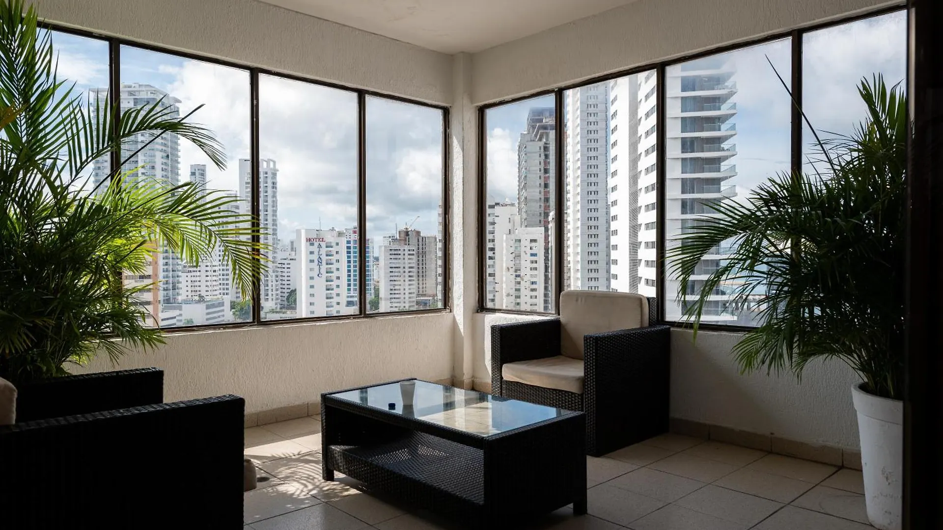 Apartamento En Bocagrande - Piscina, Jacuzzi Y Mar Cartagena Colombia